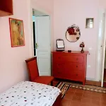 Bright 2-Bedroom Apartment Near Napoli