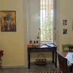 Bright 2-Bedroom Apartment Near Napoli
