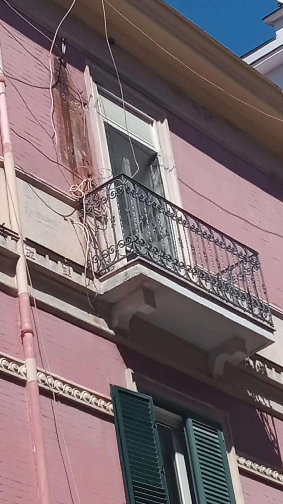 Bright 2-bedroom Near *