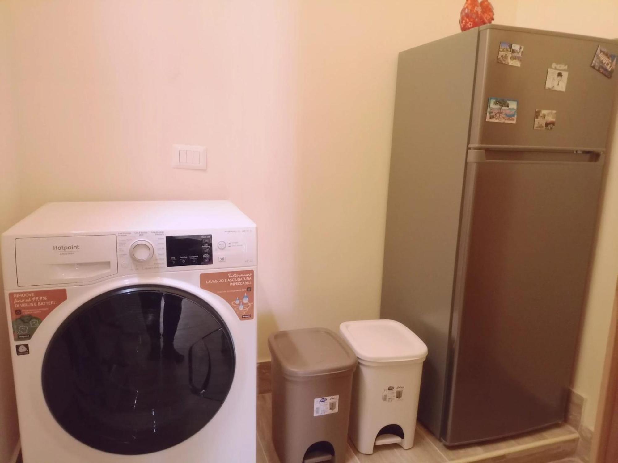 Bright 2-bedroom Near Napels